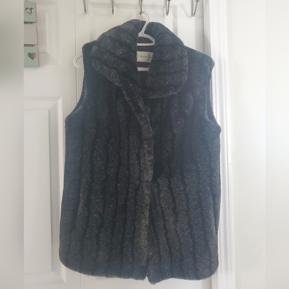 Beta's Choice | Faux fur brown - black vest